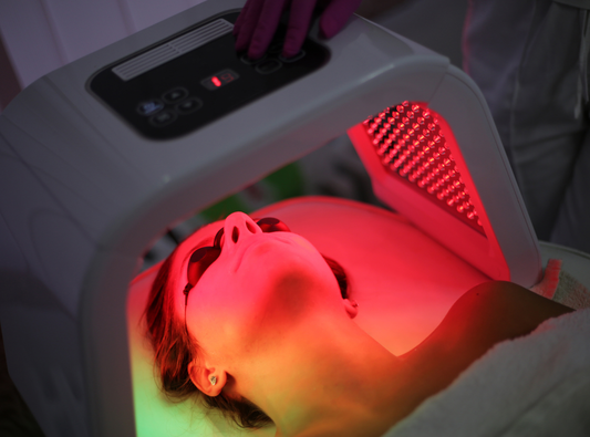 The Difference Between Near Infra-Red Light Therapy vs LED Light Therapy